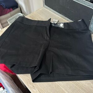 Express nwt black shorts size 4 with 4.5 inch inseam